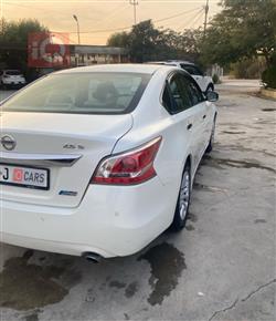 نيسان ألتيما